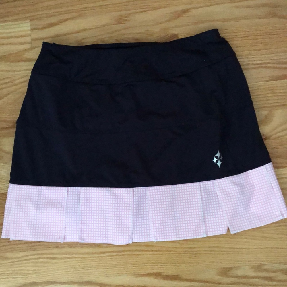 Super cute skort with flouncy all around panels